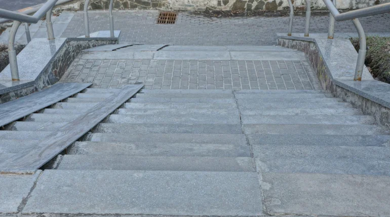 Top Paving Block Suppliers for Schools/College Veranda